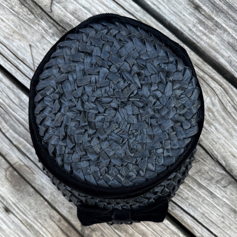 Vintage 1950s Black Tilt Cocktail Hat Velvet Bow Union Made Millinery - Picture 7 of 12